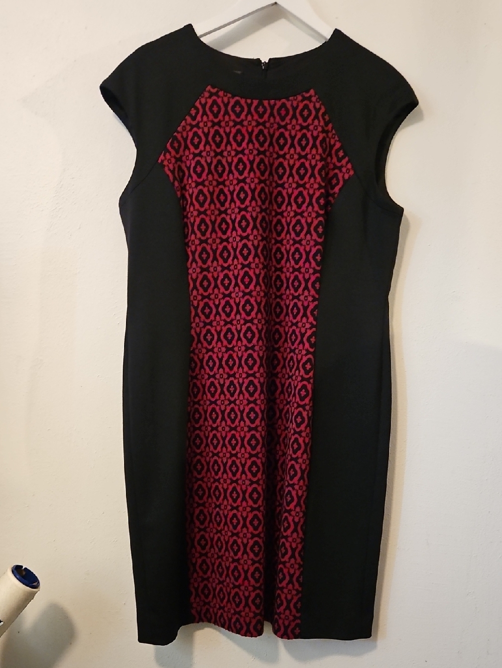 Jones Wear Black Midi Dress with Red Patterned Center